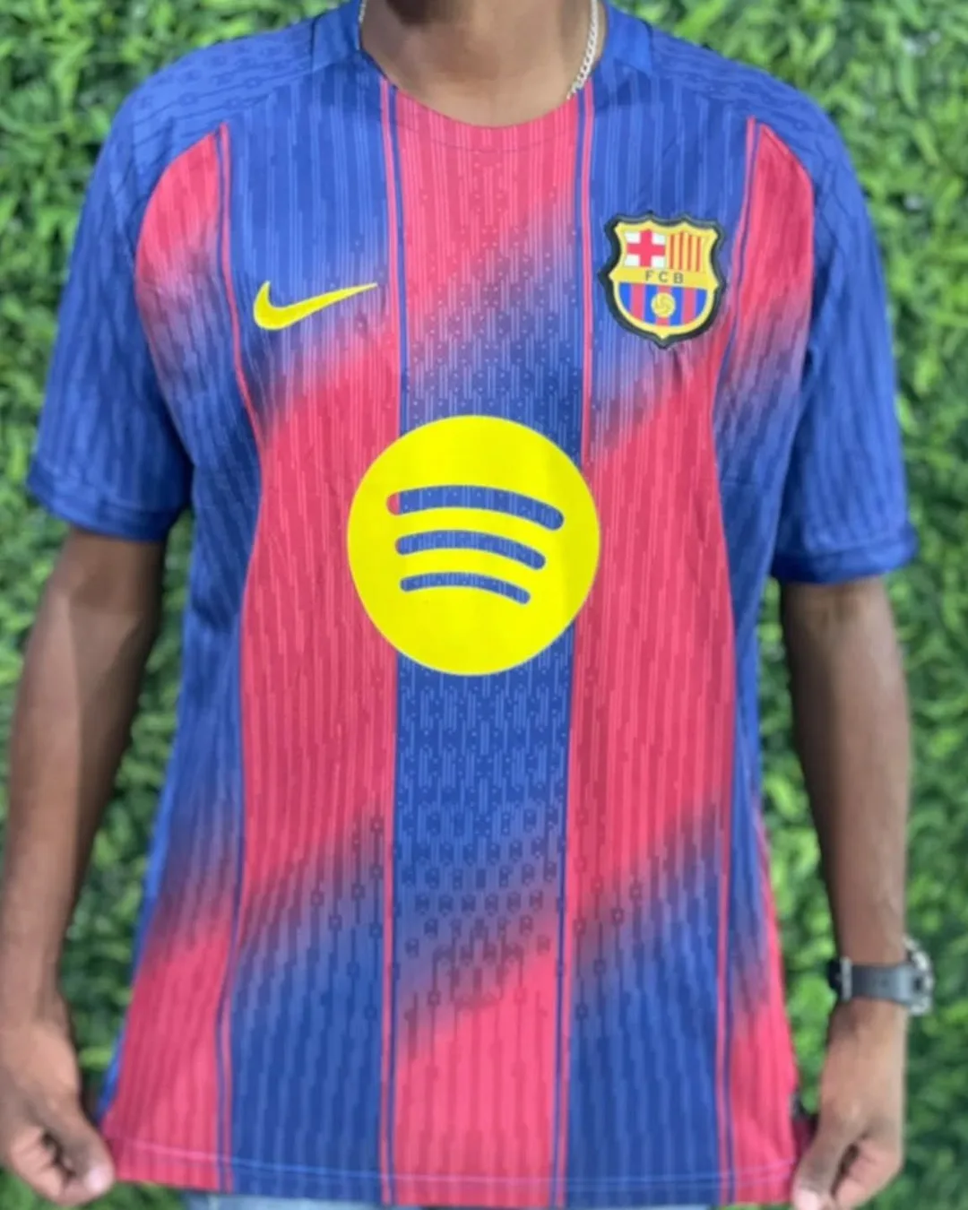 Camisa do Barcelona azul e grená